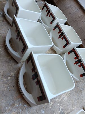 Societe Ceramique - Houten kruidenkast Societe Ceramique Maestricht - zeldzaam ArtDeco motief kopen? Bied vanaf 150!