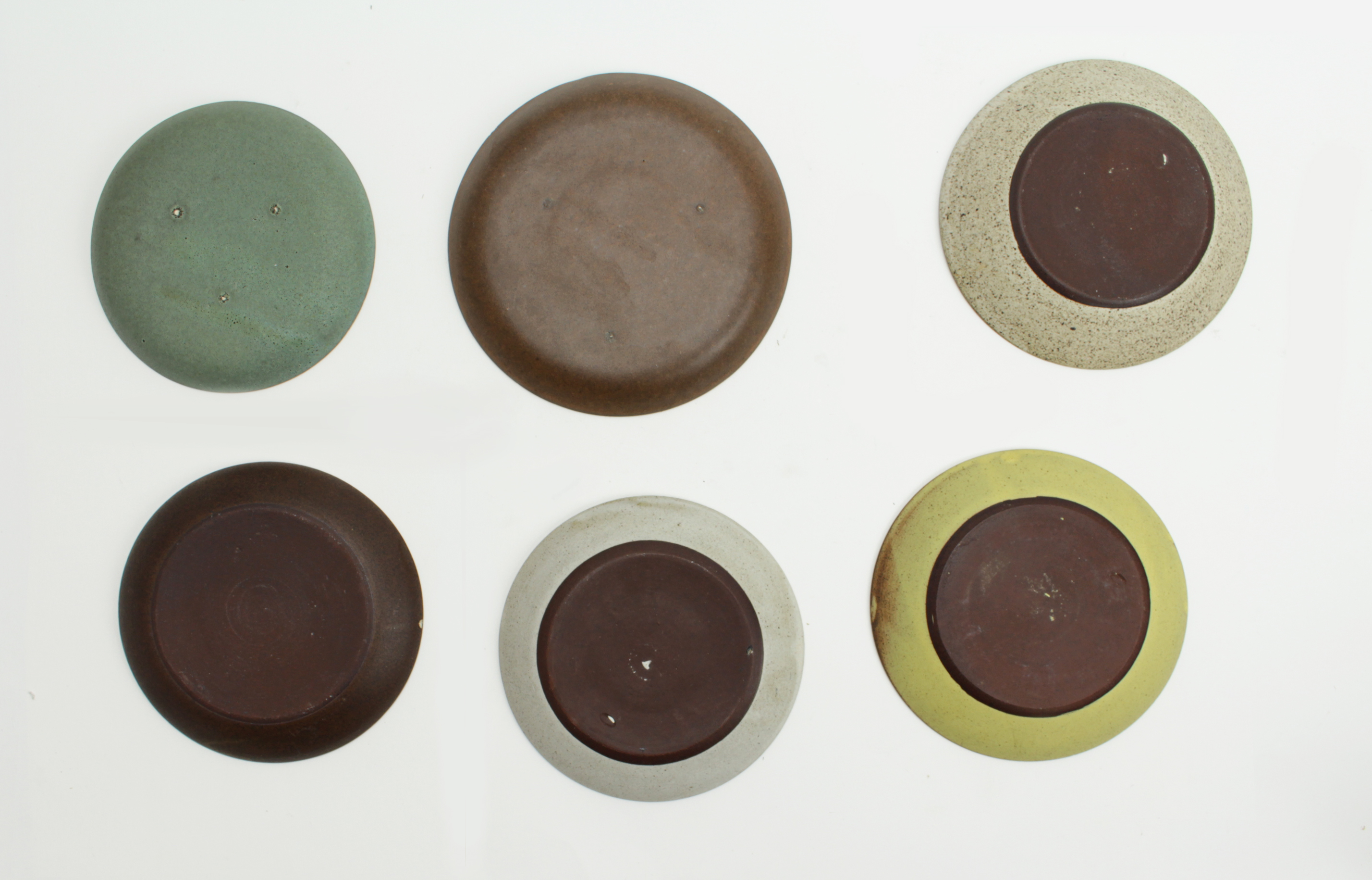 Potterij Zaalberg - 3 aardewerk schenkkannetjes + 6 schotels kopen? Bied vanaf 15!