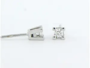 18k wit gouden solitair oorknoppen met briljant geslepen diamant tot. 0,18ct kopen? Bied vanaf 300!