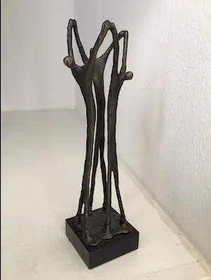 Corry Ammerlaan - Sculptuur “ GEBUNDELDE SAMENWERKING “. Gesigneerd kopen? Bied vanaf 1!