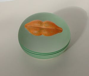 Glasstudio Borowski - Grote groene gesatineerde presse papier met oranje gesatineerde mond kopen? Bied vanaf 30!