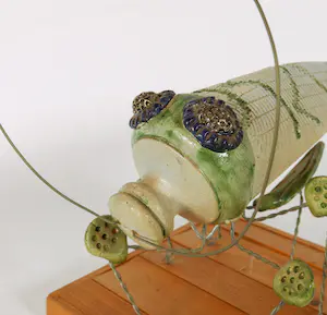 Agnes Berck - Twee insecten van keramiek en ijzer kopen? Bied vanaf 50!