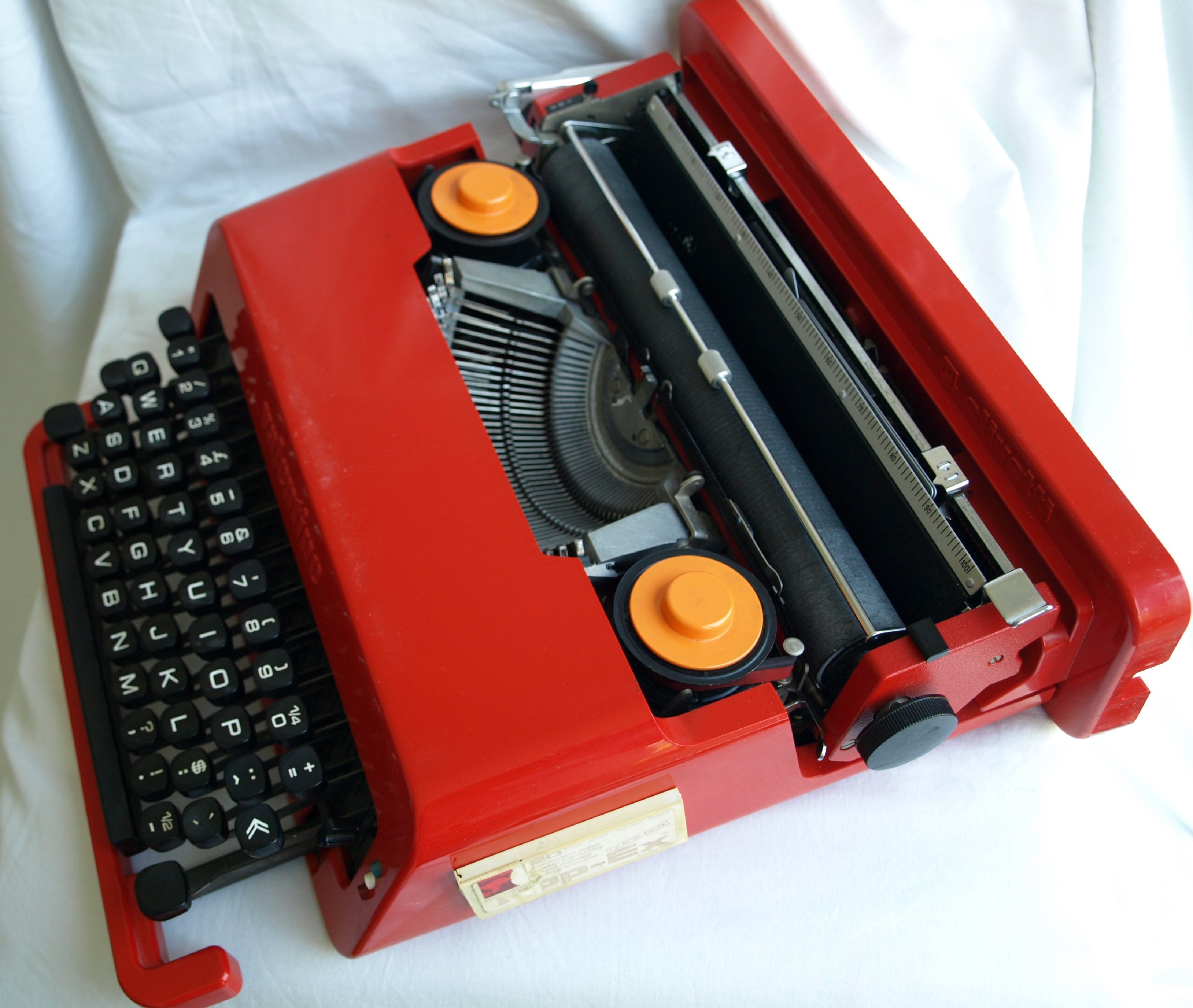 Ettore Sottsass - Valentine portable typewriter voor Olivetti – Italië 1969 kopen? Bied vanaf 75!