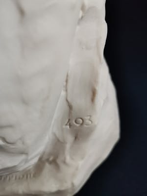 Lorenzo Dal Torrione - Religieus beeld van Moeder met Kind in albast kopen? Bied vanaf 125!