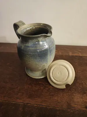 Wiebo Lublink - Geglazuurde schenkkan met deksel kopen? Bied vanaf 20!