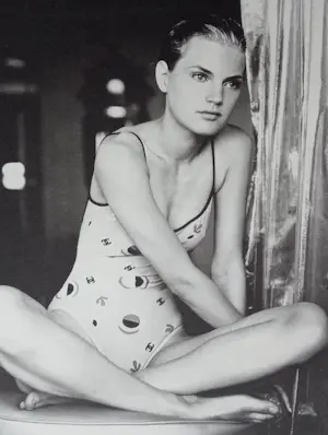 Karl Lagerfeld - Fotolitho Guinevere van Seenus Chanel 1996 kopen? Bied vanaf 50!