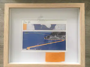 Christo - FLOATING PIERS - MET KADER - INCLUSIEF STUKJE STOF kaufen? Bieten Sie von 150!