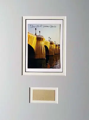 Christo - Project "Pont Neuf wrapped " 1983 - inc. original stofmonster-handgesigneerd kopen? Bied vanaf 129!