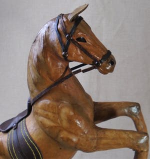 Curiosa - Vijf decoratieve paardjes, echt leder, metaal en composiet kopen? Bied vanaf 1!