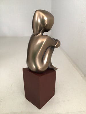 Janneke Ros - Beeld “ IN GEDACHTEN “. Gesigneerd kopen? Bied vanaf 65!