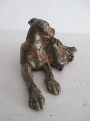 Pierre Chenet - Bronzen beeld van 3 liggende honden kopen? Bied vanaf 60!