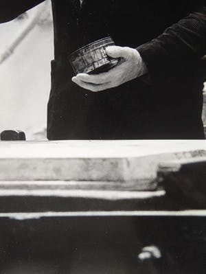 Nico Koster - Corneille schilderend. kopen? Bied vanaf 1!