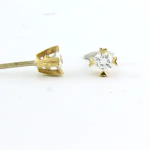 18k geel gouden solitair oorknoppen met briljant geslepen diamant tot. 0,22ct. kopen? Bied vanaf 240!