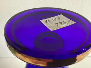 Niet of onleesbaar gesigneerd - Kobalt vaas met bloemen kopen? Bied vanaf 1!