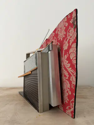 Piet Tuytel - handgesigneerd sculptuur | 'Radio' | Arte Povera 1979 kopen? Bied vanaf 300!