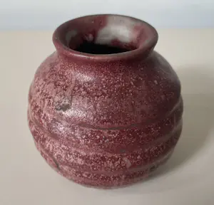 Mobach Keramiek - Rood ribbelvaasje kopen? Bied vanaf 25!