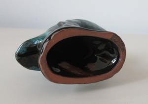 Niet of onleesbaar gesigneerd - Blue Mountain Pottery - Beeldje van een eend en een olifant kopen? Bied vanaf 1!