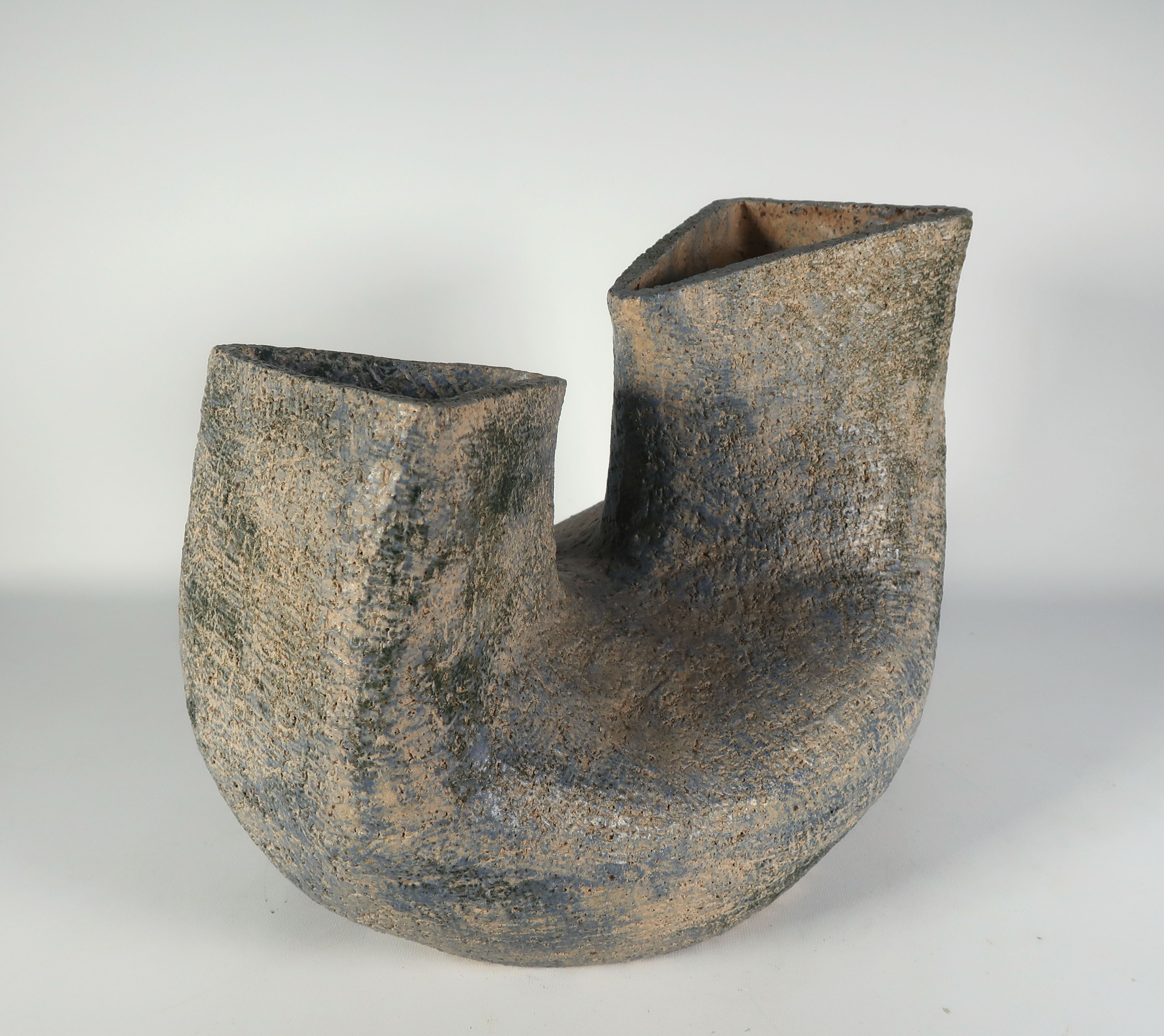 Niet of onleesbaar gesigneerd - Aardewerk, Organische vaas verkocht voor € 1!