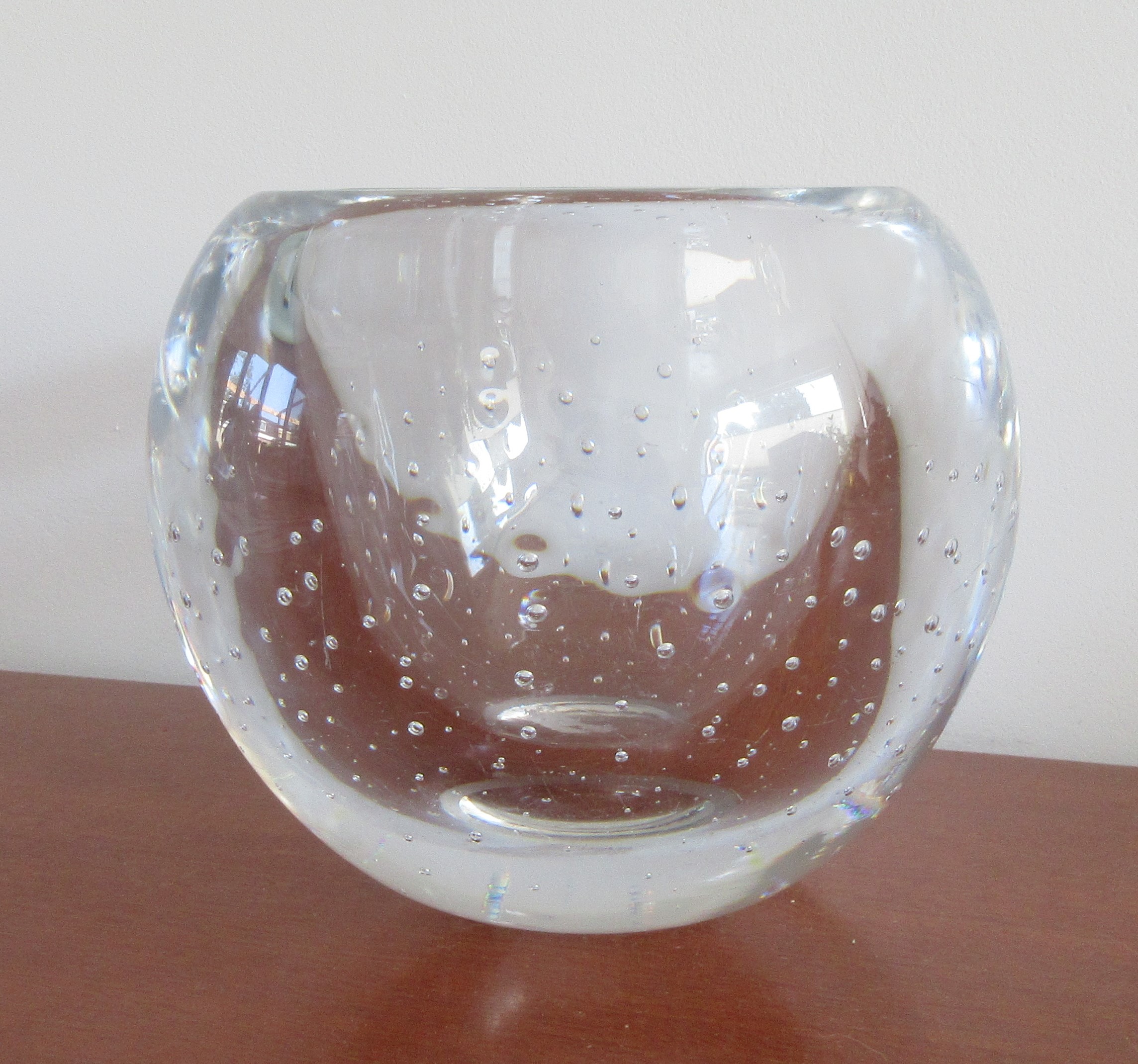 Royal Leerdam - AD Copier zeldzame zware blanke glazen bolvaas met luchtbellen kopen? Bied vanaf 80!