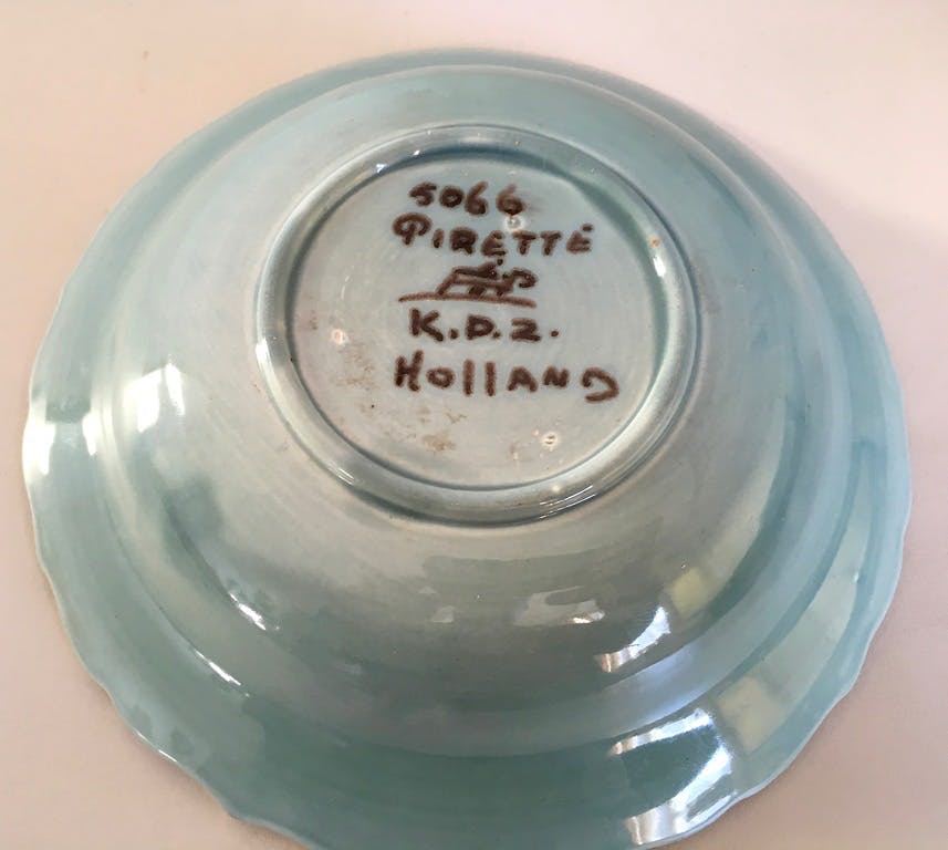 Plateelbakkerij Zuid-Holland - Schaaltje met decor Pirette ca. 1950 kopen? Bied vanaf 5!