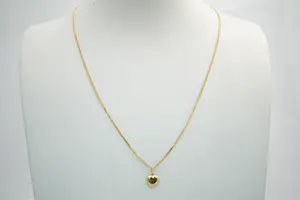 66- Zeer fijn 14 Krt gouden gourmette collier met glad gepolijst hart hangertje. kaufen? Bieten Sie von 150!