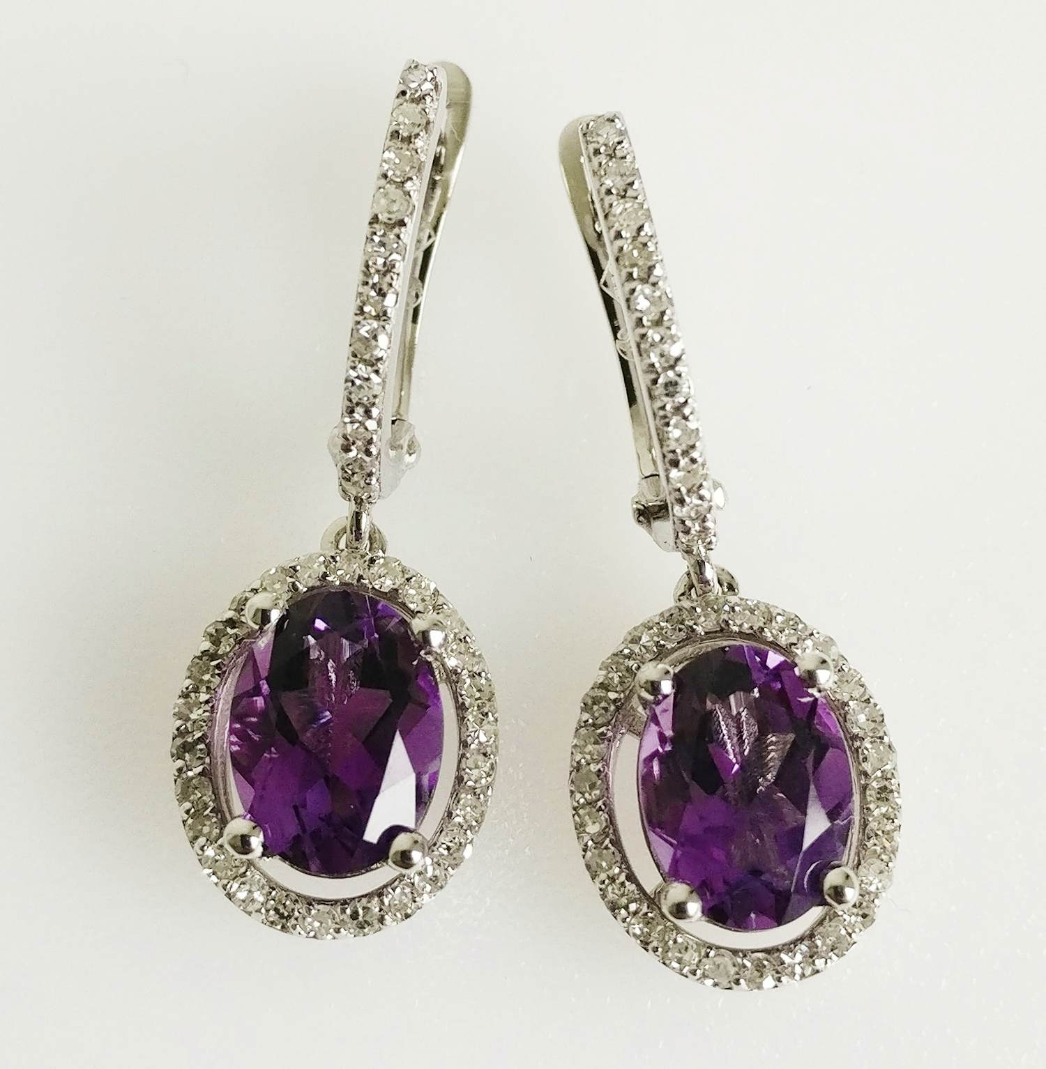 2,53ct amethist en diamanten oorbellen kopen? Bied vanaf 850!