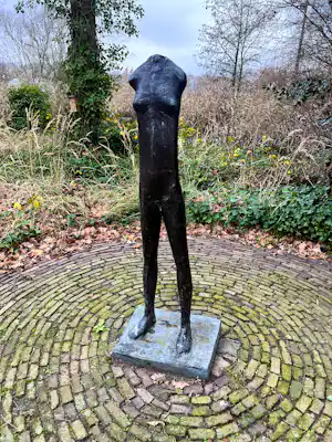 Evert van Kooten Niekerk - mooi beeld van vrouw uitgevoerd in brons vendu pour 2000€ !