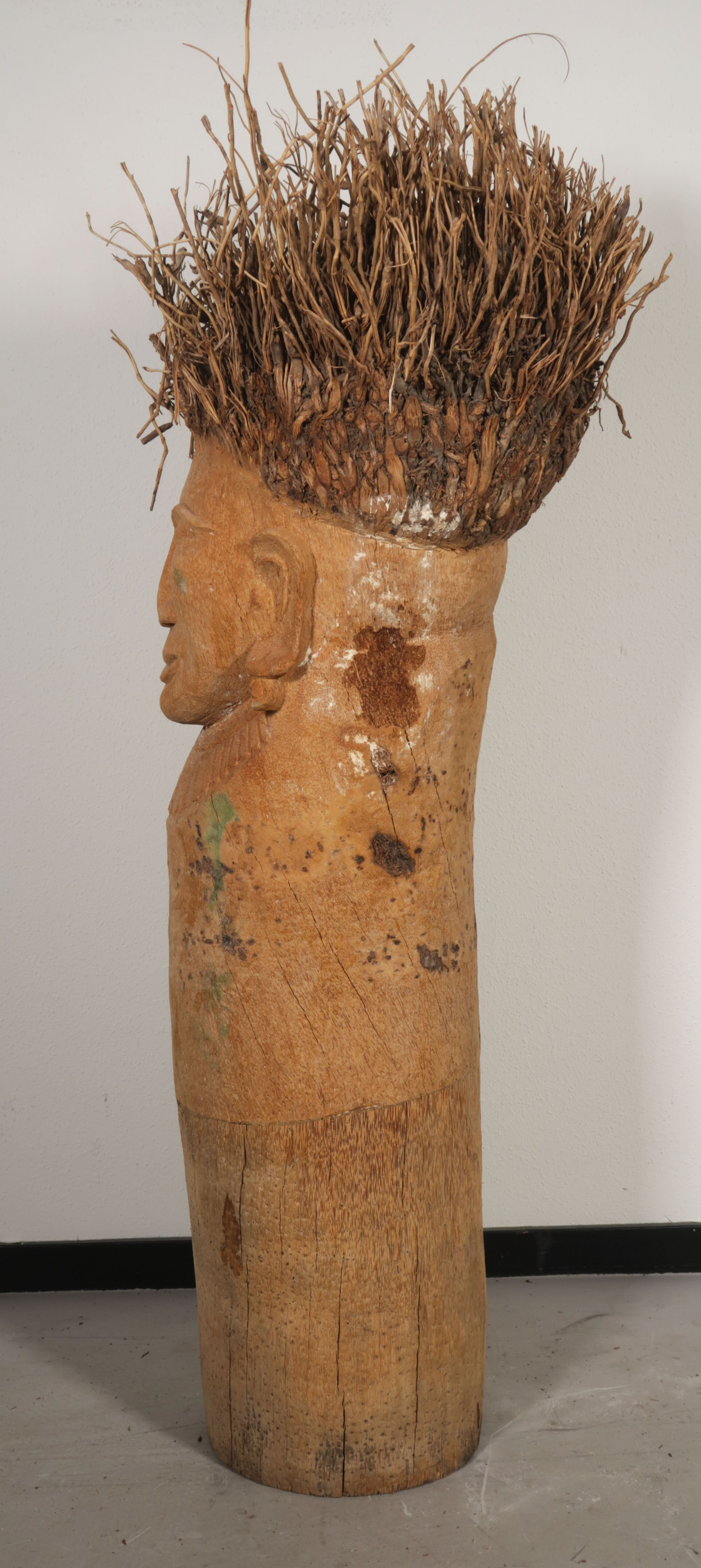 Niet of onleesbaar gesigneerd - Palmbomenhout, Kop vrouw kopen? Bied vanaf 1!