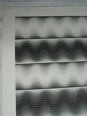 Buy Niet of onleesbaar gesigneerd - Zeefdruk , Kinetisch , Op-Art – No 37 – gesigneerd - 1978 – 65 x 60 cm? Bid from 1!