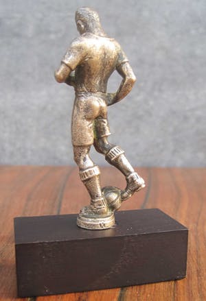 Brons (Onbekend) - De voetballer kopen? Bied vanaf 17!