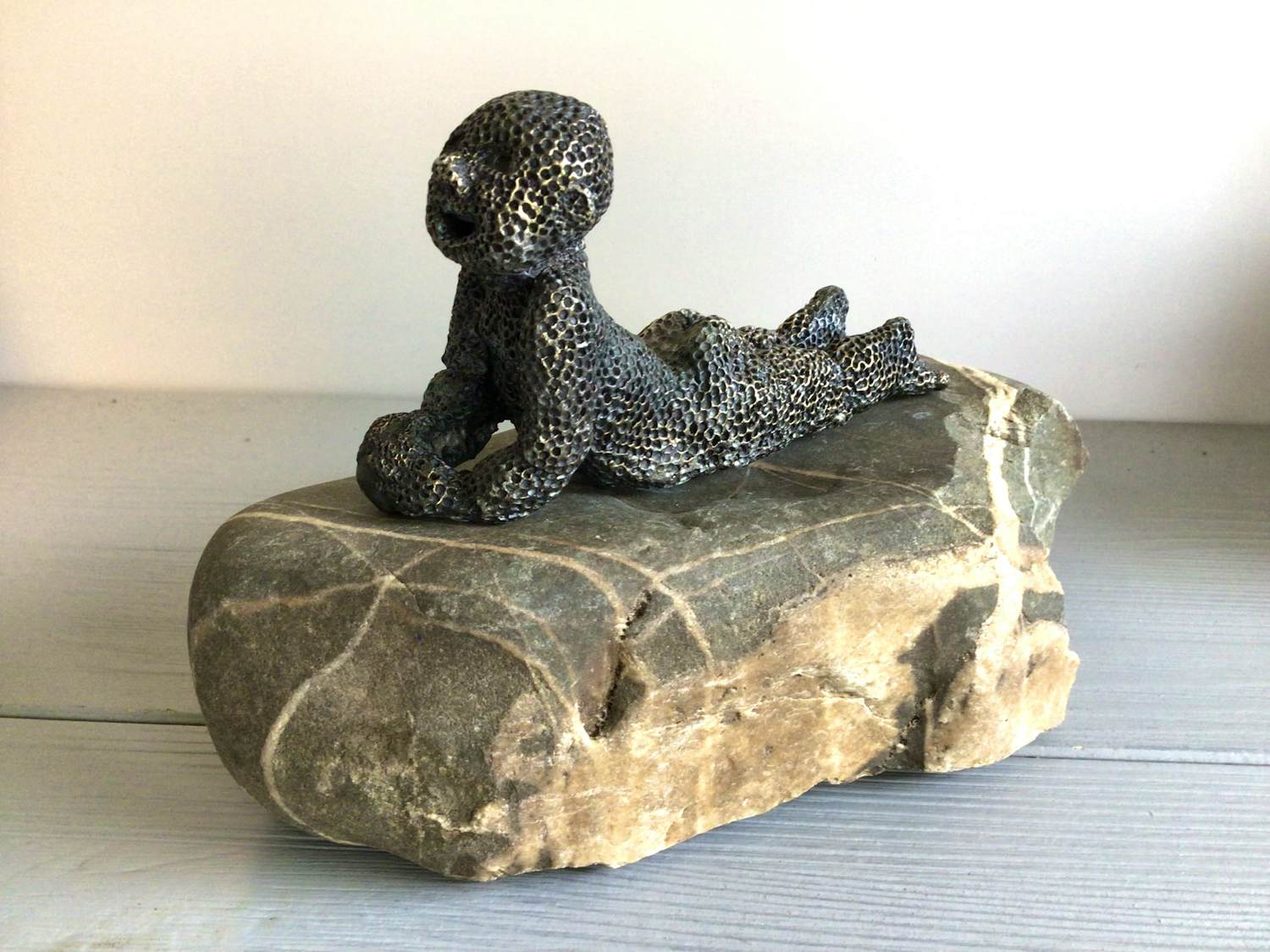 Buy Carolein Smit - “ Lachende baby met bal “? Bid from 149!
