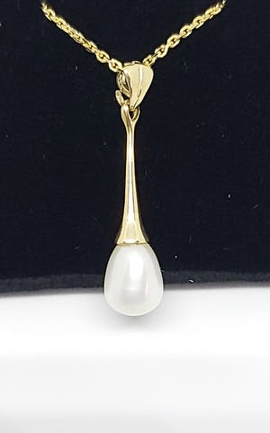 14k gouden collier met een zoetwater parel kopen? Bied vanaf 160!