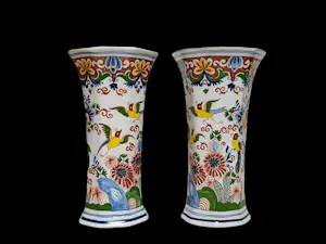 Royal Boch - Een paar Boch "Cornet" vazen. Periode bekend als "De schilderskamer". kopen? Bied vanaf 118!