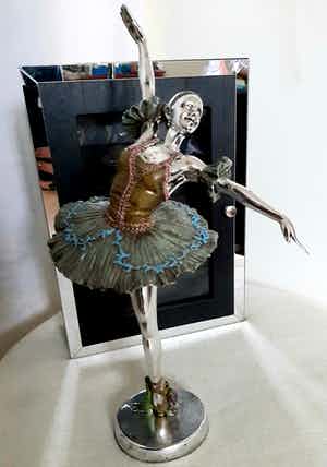 Sieraden kast en sieradenstandaard-ballerina verkocht voor € 1!