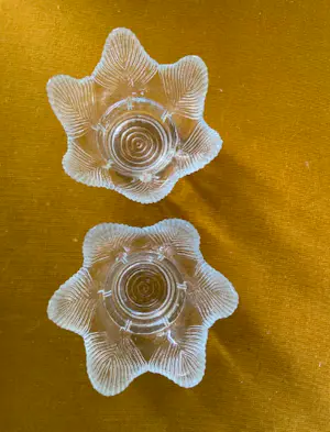 Sklo Union - Rudolfova - Vaclav Zajic voor Sklo Union, Lotus Candle Holder, 1970-80, Vintage Chechoslovak kopen? Bied vanaf 29!