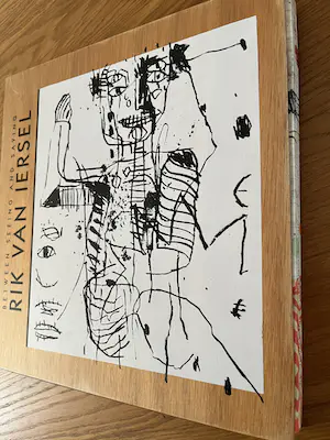 Rik van Iersel - BETWEEN SEEING AND SAYING LUXE UITGAVE kopen? Bied vanaf 50!