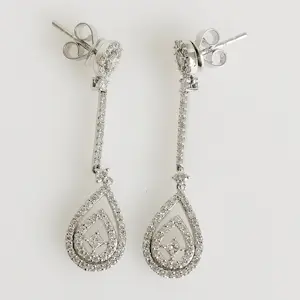 Diamanten set - Halsketting en oorbellen kopen? Bied vanaf 5500!