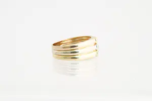 102 - Charmante 18Krt gouden tricolor ring met 3 steens ca 0.10ct briljant. kopen? Bied vanaf 260!