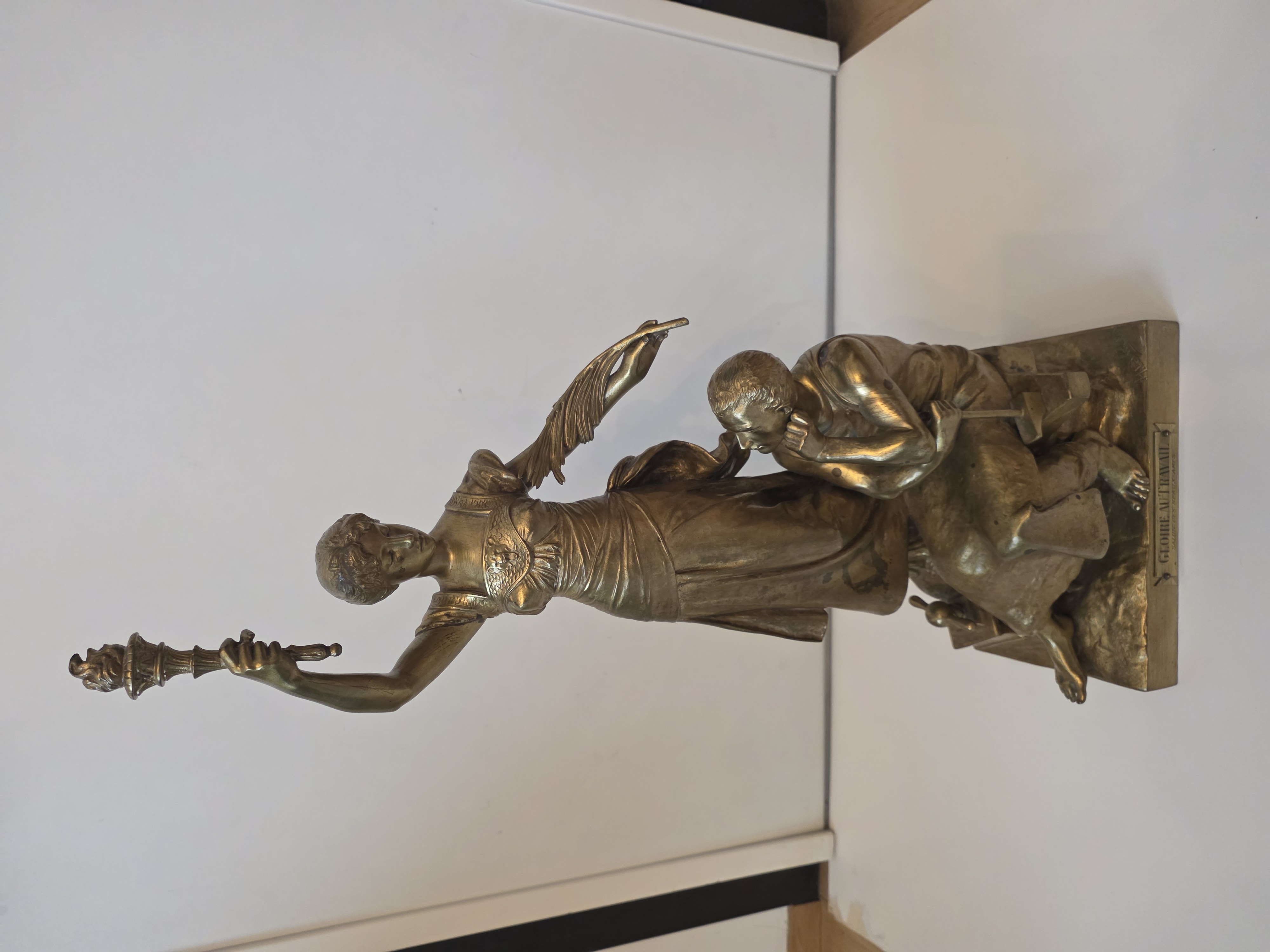 Henri Louis Levasseur - Monumentaal Verguld Bronzen Beeld 'Gloire au Travail' – Henri Louis Levasseur... kaufen? Bieten Sie von 1000!