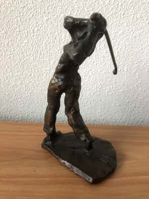 Brons (Onbekend) - Prachtig massief beeld van een golfspeler in actie verkocht voor € 35!