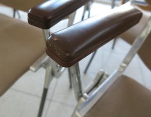 Giancarlo Piretti - voor Castelli - Set van twee vintage DSC 106 stoelen kopen? Bied vanaf 70!