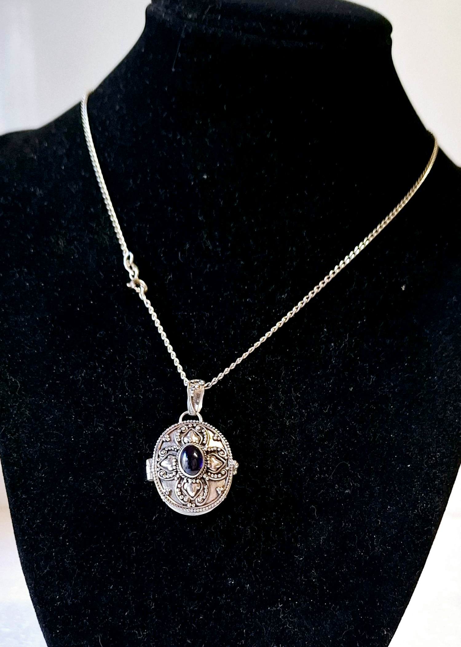 Vintage sterlingzilver 925 amethist cabochon verkocht voor € 60!