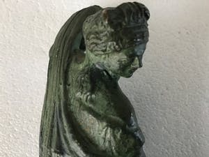 Niet of onleesbaar gesigneerd - Aphrodite Kallipygos kopen? Bied vanaf 10!