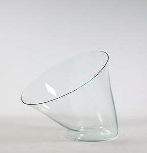 Bert Frijns - Glas, Leunende vaas kopen? Bied vanaf 250!