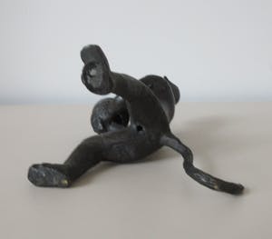 Curiosa - Bronzen gepolychromeerde apen met een kandelaar kopen? Bied vanaf 1!