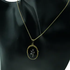 Antieke 14k gouden onyx hanger met roosdiamanten bloem kopen? Bied vanaf 395!