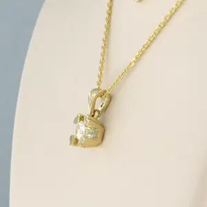 14k gouden collier met solitair hanger met bolsjewiek geslepen diamant 0,20ct kopen? Bied vanaf 220!