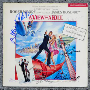 AcheterJohn Barry - James Bond A view to kill LP signiert Roger Moore Tanya Roberts Grace Jones +3? Enchérissez de 199!