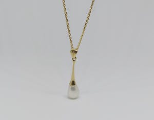 14k gouden collier met een zoetwater parel kopen? Bied vanaf 160!