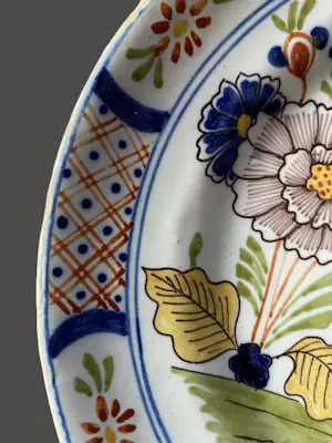 Desvres - Antiek faience bord in Delftse stijl – Desvres (Frankrijk), ca. 1860–1880 kopen? Bied vanaf 70!